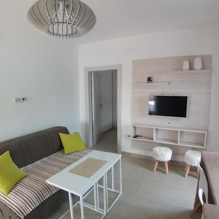 Apartman Dajoda 1 Bijela Dış mekan fotoğraf