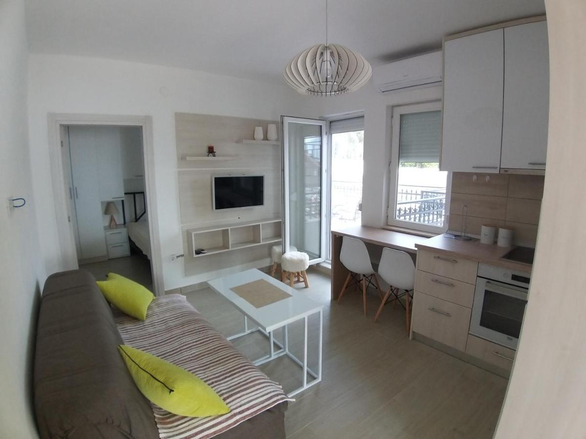 Apartman Dajoda 1 Bijela Dış mekan fotoğraf